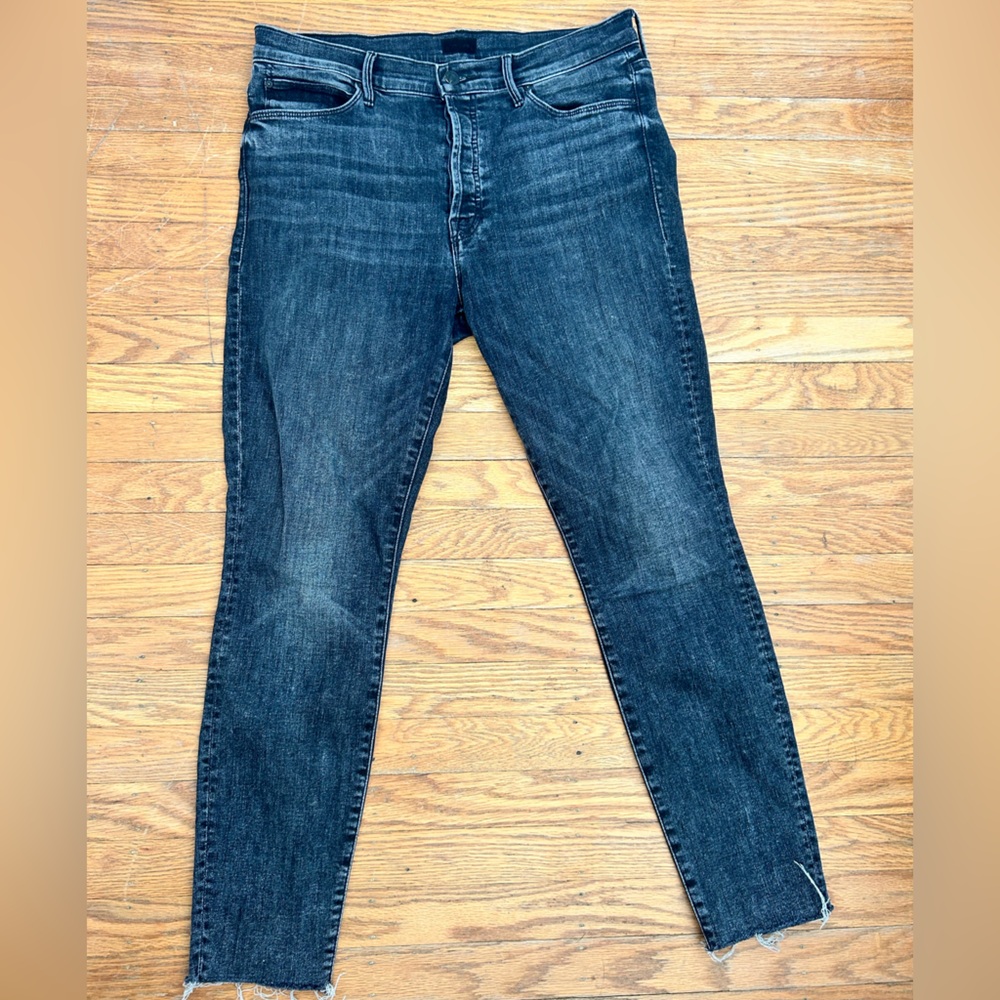 Mother jeans in The Stunner ankle fray in color Friday the 13th size 31
